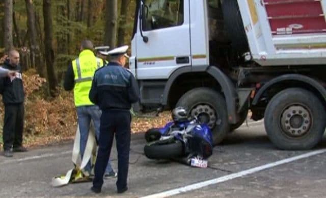 UPDATE! Accident rutier pe DN29A Dorohoi-Suceava. Un tânăr şi-a salvat viaţa după ce a sărit de pe motocicletă