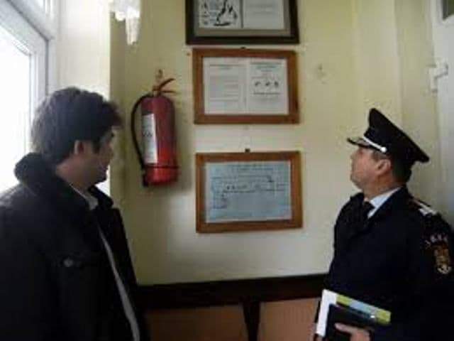 Angajaţii ISU Botoşani au demarat verificările în localurile din Botoşani