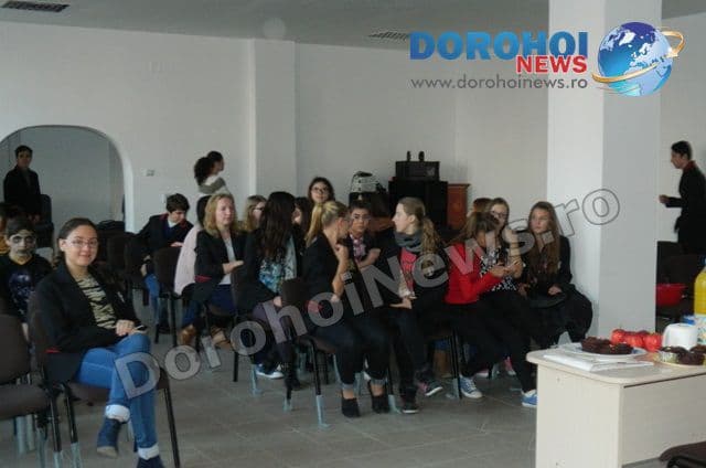 „Happy Holidays” - Parteneriat educațional interșcolar - Liceul „Regina Maria” și Școala Gimnazială „Ștefan cel Mare” Dorohoi - FOTO