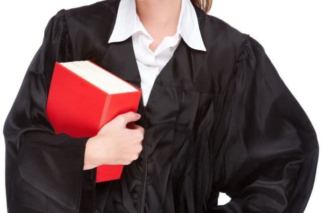 Avocații pot profesa doar dacă sunt membrii barourilor UNBR. Decizia este obligatorie