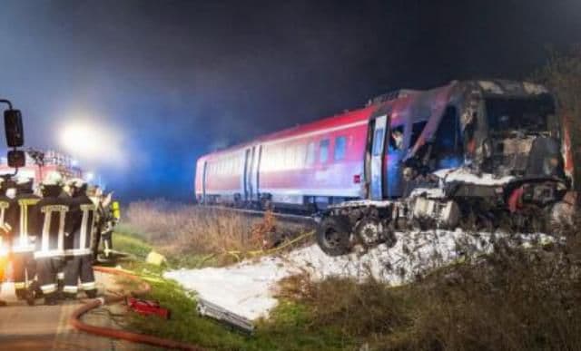 Un român a murit, după ce un camion a fost lovit de un tren, în Germania