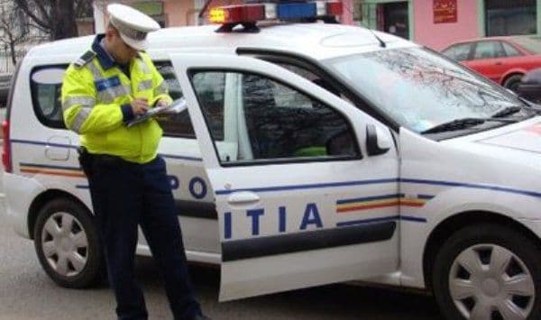Tânăr cercetat de polițiștii botoșăneni după ce a lovit cu mașina un bărbat care se afla întins pe carosabil