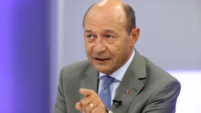 Băsescu: „Nu cred în guvernul de tehnocraţi. Tehnocraţii nu îşi asumă nimic, omul politic îşi riscă cariera”