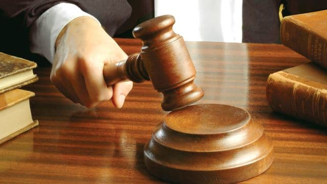 Administratorii benzinăriilor „Cristal” condamnaţi pentru evaziune fiscală