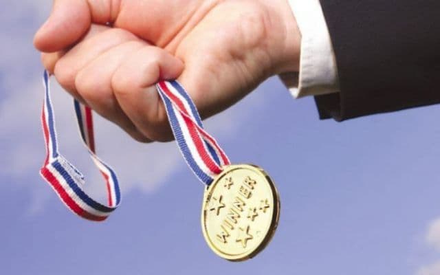 Absolvent al Şcolii „Mihail Kogălniceanu” din Dorohoi va fi premiat la Bucureşti