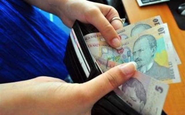 Atenţie! Bani falşi, pe piaţă: cu ce bancnote s-au prezentat mai multe persoane la Poliţie