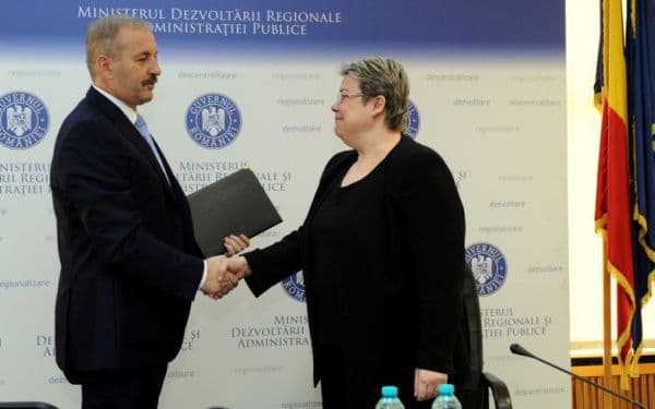 Viceprim-ministrul Vasile Dîncu a preluat mandatul de ministru al dezvoltării regionale şi administraţiei publice