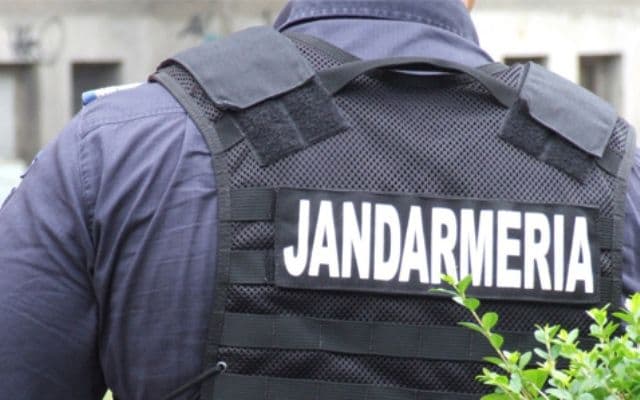 Telefon mobil recuperat de jandarmi cu ajutorul unei femei cu simț civic