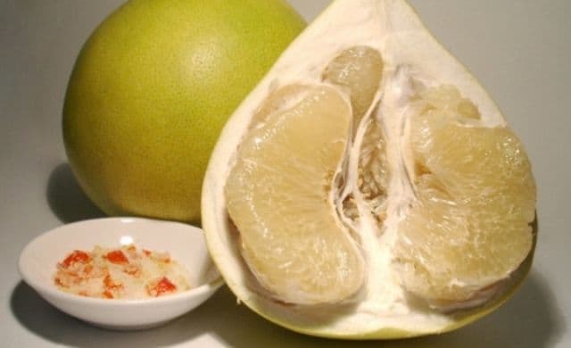Fructul care hidratează pielea și o întinerește - Pomelo