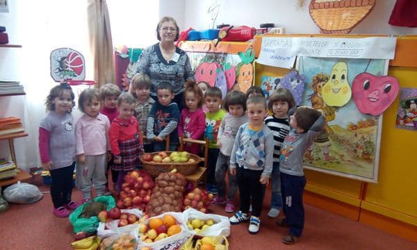 Săptamâna fructelor şi legumelor donate la Grădiniţa „Ştefan cel Mare şi Sfânt” Dorohoi - FOTO