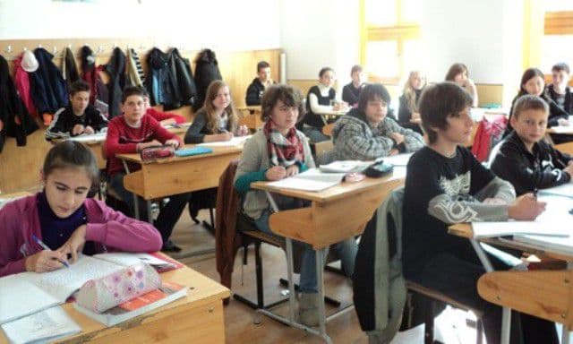 Lista tezelor pentru anul şcolar 2015-2016. Vezi la ce se dă examen în perioada următoare!