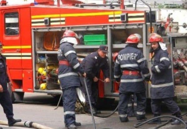 Pompierii botoşăneni au intervenit în 29 situaţii de urgenţă, de Ziua Naţională a României