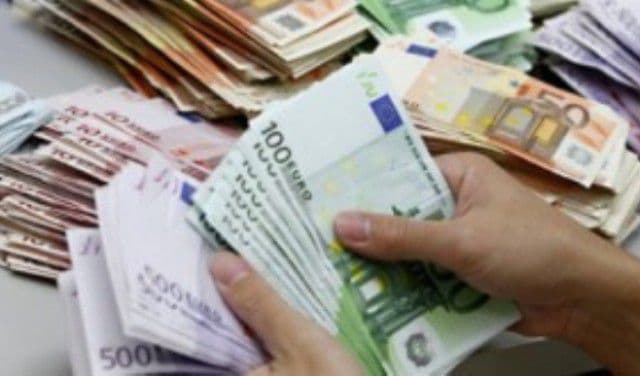 100.000 de euro descoperiţi de un tânăr, plutind pe Dunăre. Veste fabuloasă pentru norocos!
