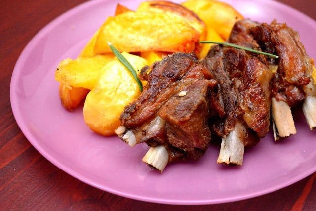 Coaste de porc la cuptor