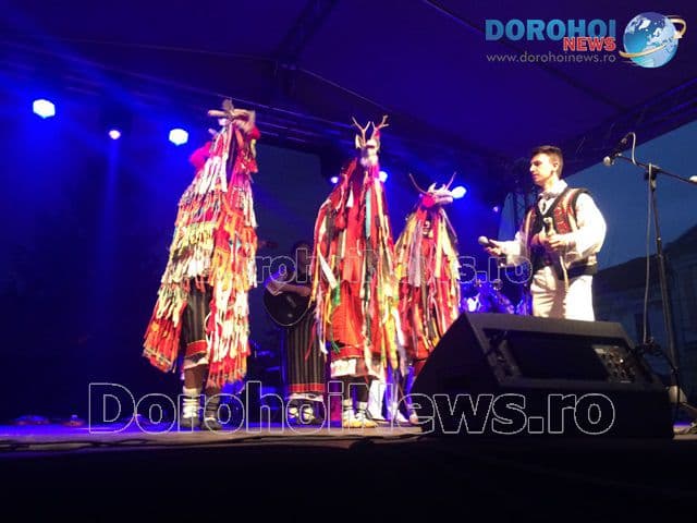 Reprezentație de succes a Ansamblului „Mugurelul” de la Clubul Copiilor Dorohoi la Festivalul Național „Vis de iarnă”, Sighetu Marmației - FOTO