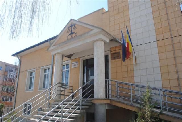 NOU! Judecătoria din Dorohoi va transmite părţilor din dosar, la cerere, acte de procedură prin e-mail sau SMS