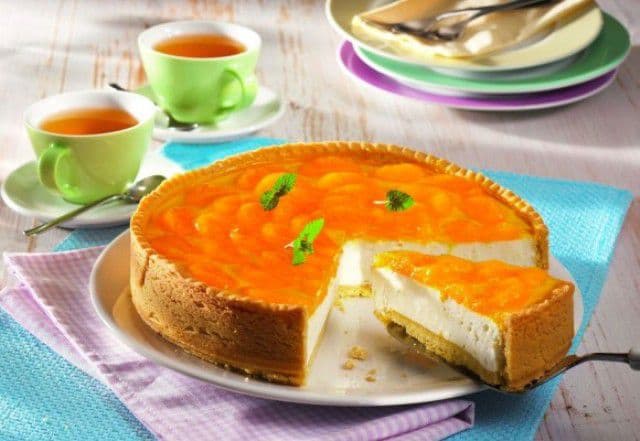 Tartă cu cremă de brânză şi mandarine