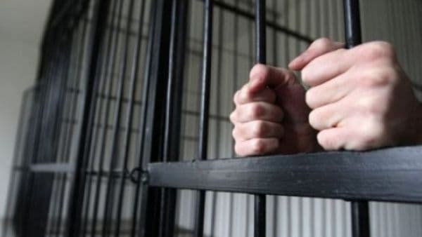 Persoane condamnate la pedeapsa închisorii cu executare, depistate de poliţişti și încarcerate