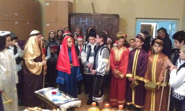 „Colindăm colind frumos” – la Primăria Comunei Broscăuți - FOTO