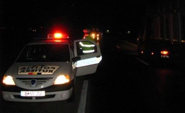 Plimbare cu maşina în toiul nopţii fără permis de conducere