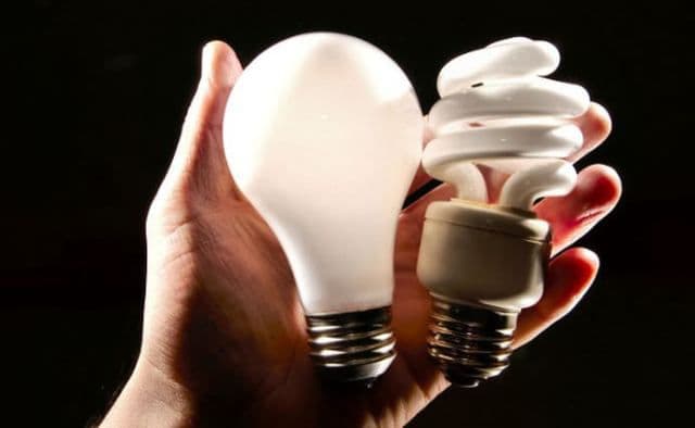 Foloseşti acasă becuri economice? Iată cât de periculoase sunt