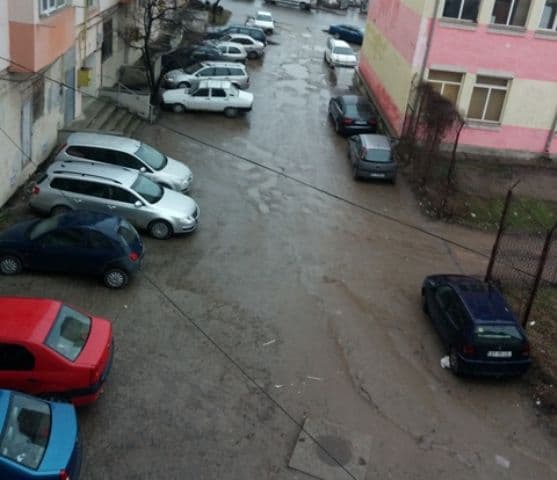 Primim la redacţie - „Vă rugăm să ne scăpați de noroi” - FOTO