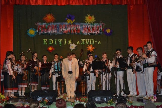 Flori pentru mama 2015_23
