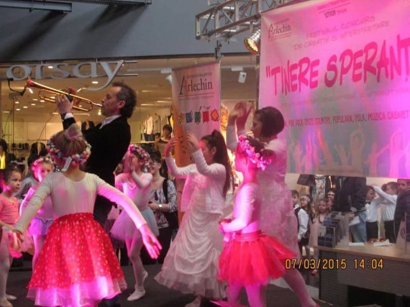 Iubesc femeia - Clubul Arlechin - Botosani Shopping Center 1