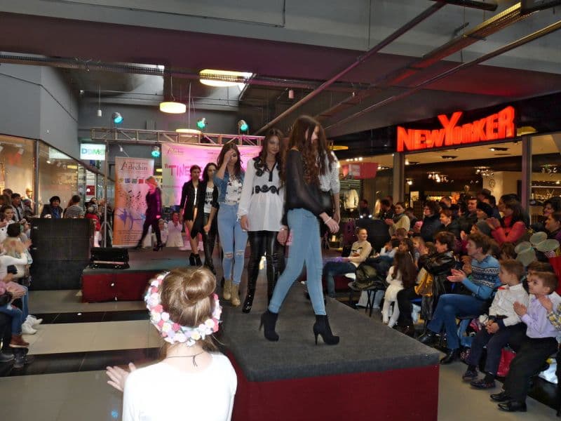 Mărţişoare pentru doamne la Botoşani Shopping Center (4)