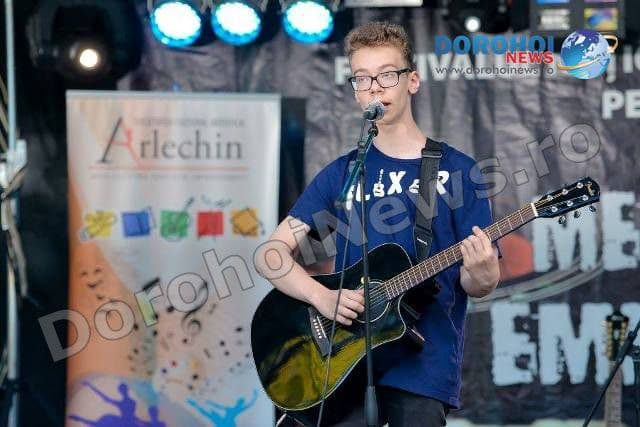 Festivalul National de Muzica Folk01