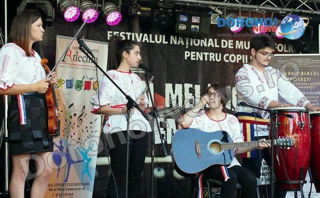 Festivalul National de Muzica Folk10