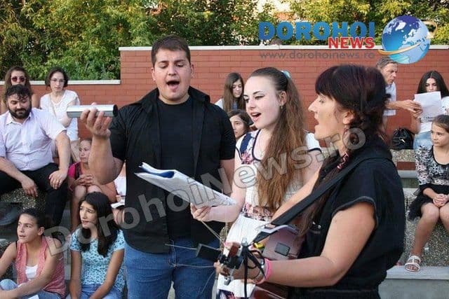 Dorohoi parcul Cholet muzica folk11