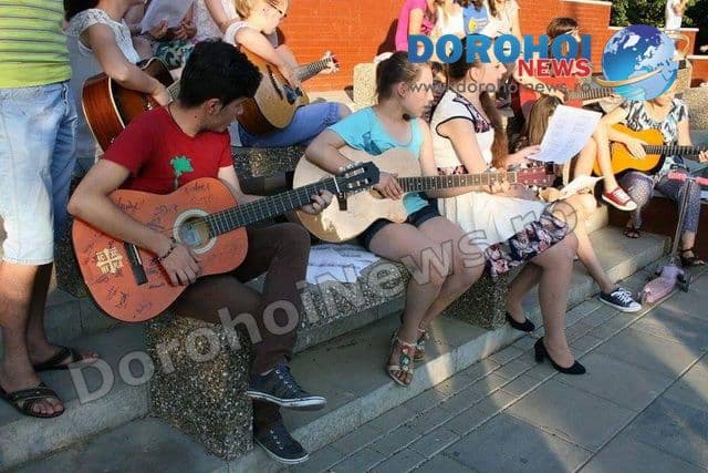 Dorohoi parcul Cholet muzica folk13