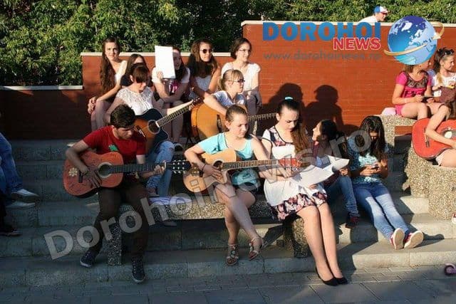 Dorohoi parcul Cholet muzica folk15