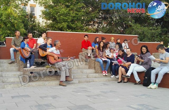 Seara de folk Parcul Cholet Dorohoi 01