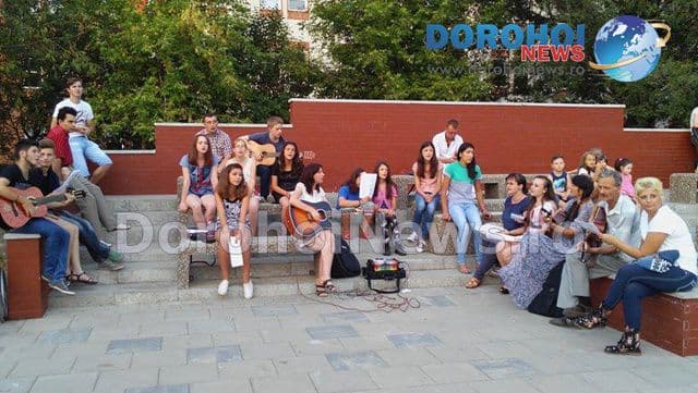Dorohoi Parc Cholet la seară de folk_5