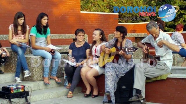 Dorohoi Parc Cholet la seară de folk_7
