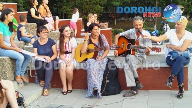 Dorohoi Parc Cholet la seară de folk_11