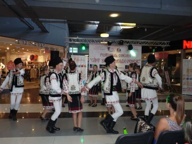 Dansează Fetno (6)