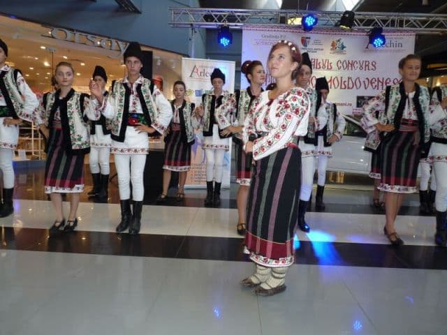 Dansează Fetno (7)