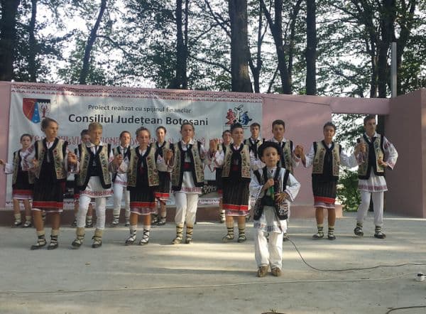 Vezi ce activități au fost organizate în cadrul proiectului Festivalul Naţional de Dans şi Muzică Po