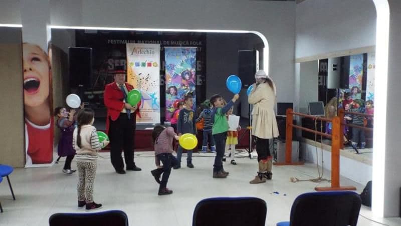 profesorul de joaca - clubul arlechin - botosani shopping center 9