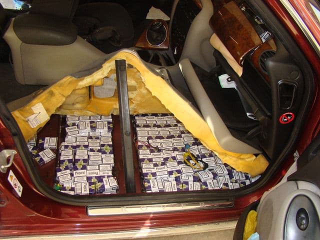 igarete de contrabandă descoperite cu ajutorul câinelui MICAX - 10