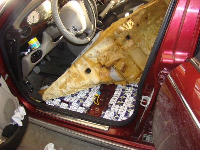 igarete de contrabandă descoperite cu ajutorul câinelui MICAX - 11