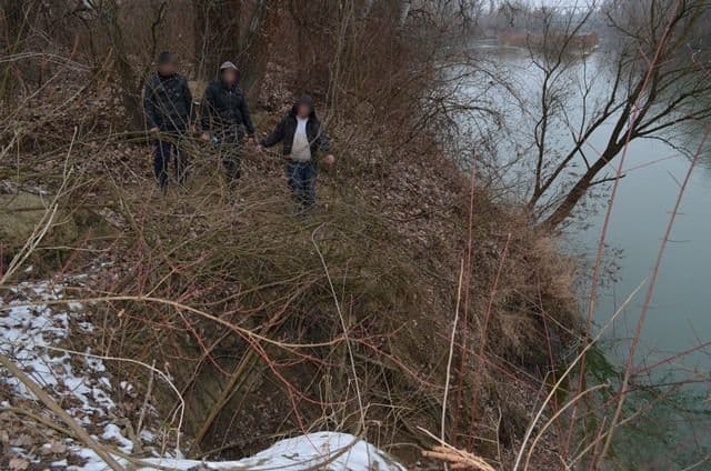igări de contrabandă confiscate de poliţiştii de frontieră (3)