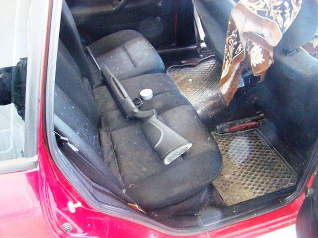 Armă cu aer comprimat şi muniţia aferentă confiscată la PTF Stânca - 2