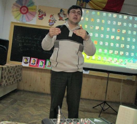 coala Gimnazială Dimitrie Pompeiu Broscăuţi (12)