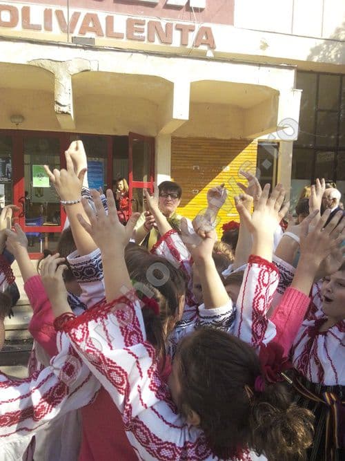 Premiul I la concursul de dansuri populare de la FOCSANI (3)