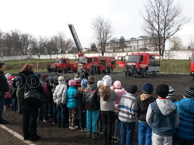 Scoala altfel 2015 la pompierii dorohoieni_07
