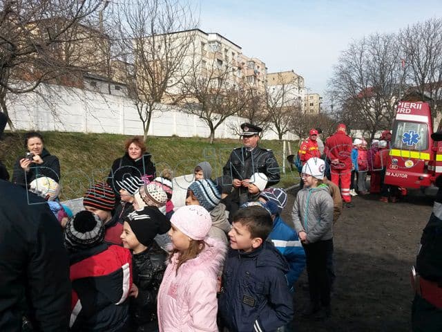 Scoala altfel 2015 la pompierii dorohoieni_09